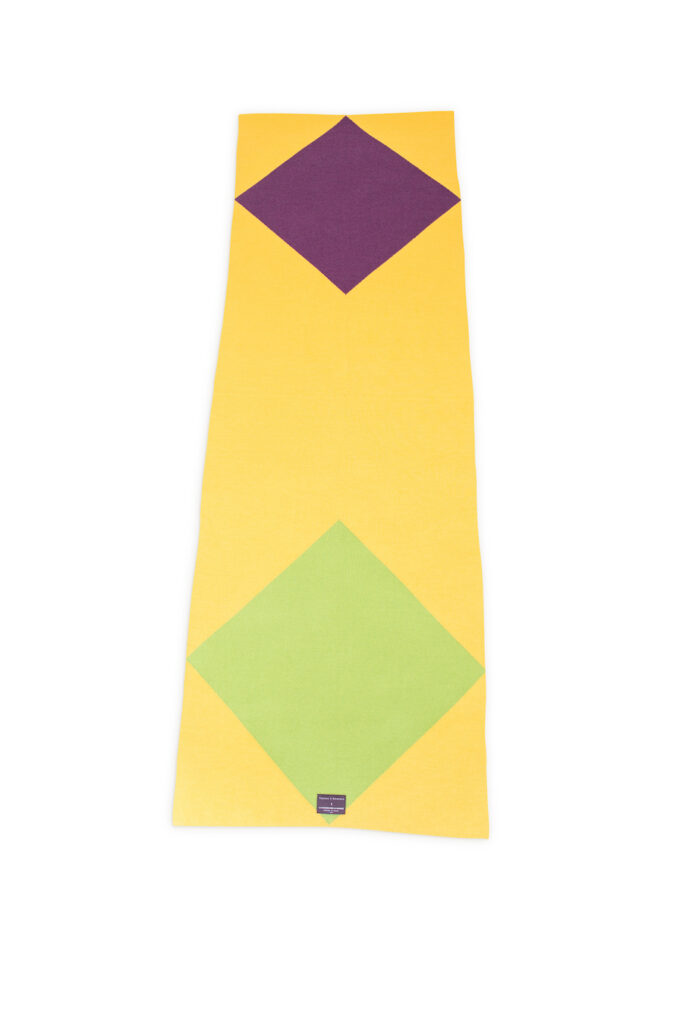 Châle en laine mérinos aux motifs géométriques colorés, création textile réalisée pour Ceysson & Bénétière - Oeuvre by Floquet